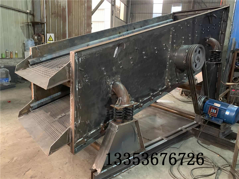 石料振動篩分機喂料不勻稱會造成哪些原因？1